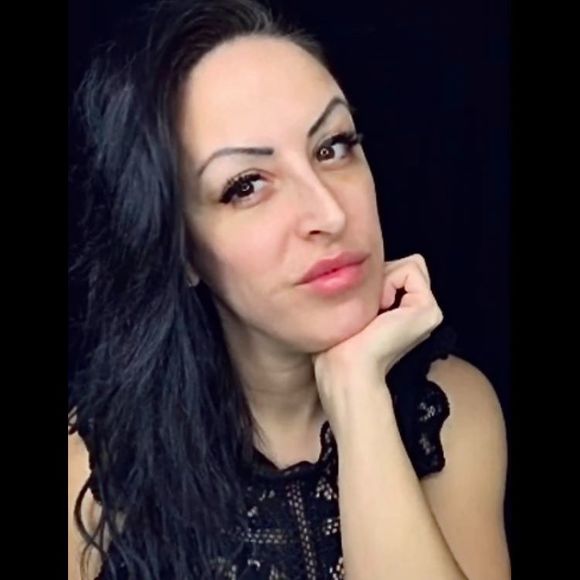 Meet your Posher, Maryse - Picture 1 of 1